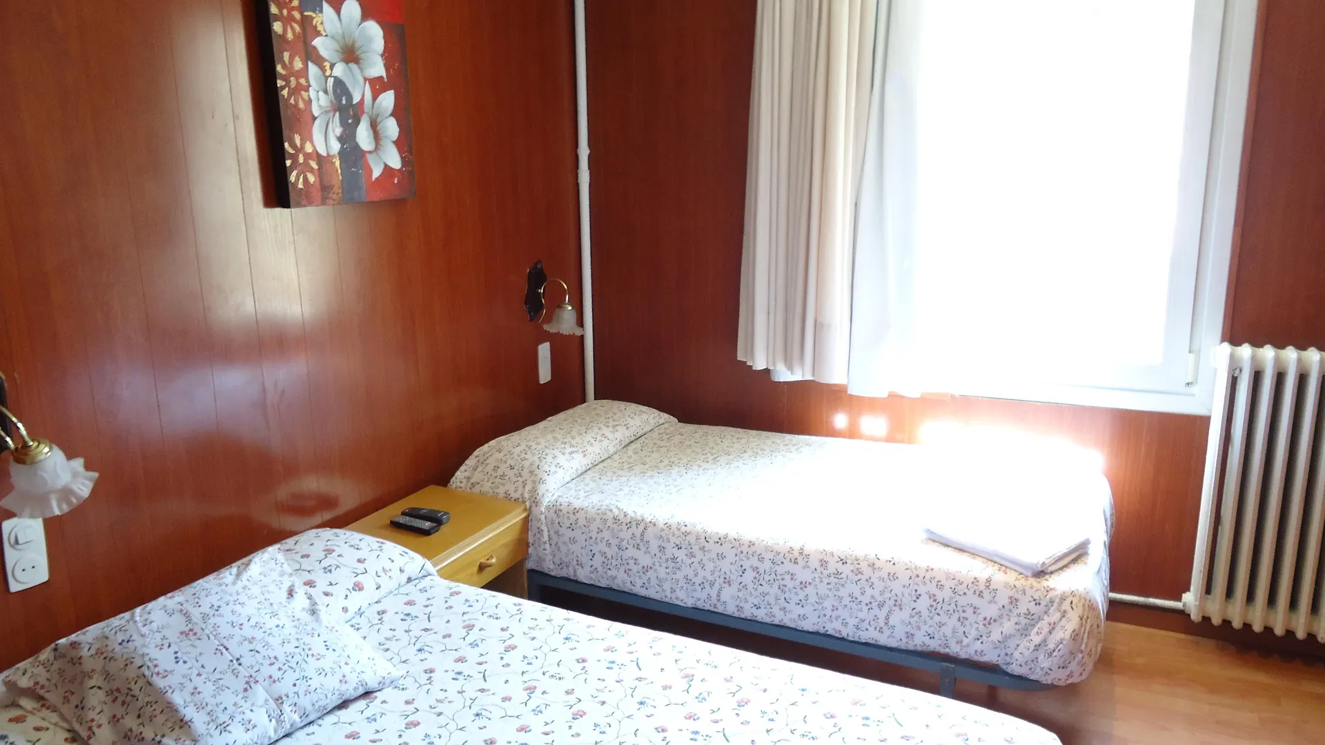Hostal Porta De Nuria ريب دي فريزر 2*,  إسبانيا