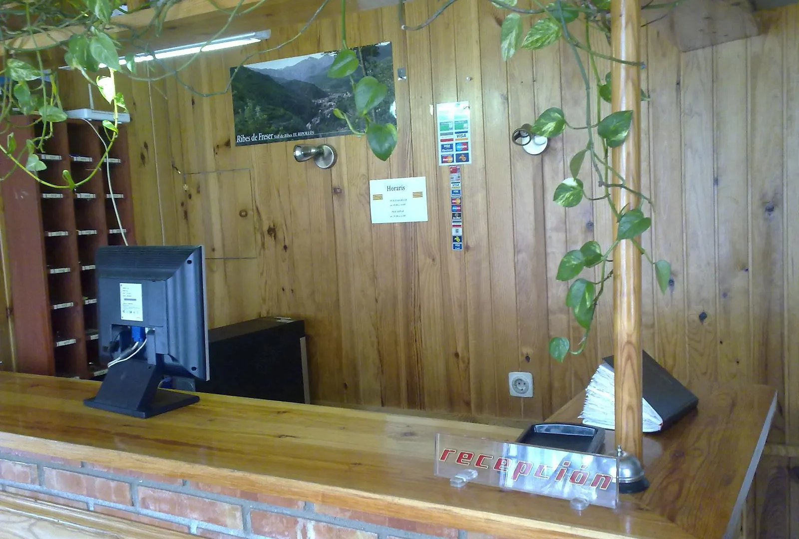 Hostal Porta De Nuria ريب دي فريزر بيت ضيافة