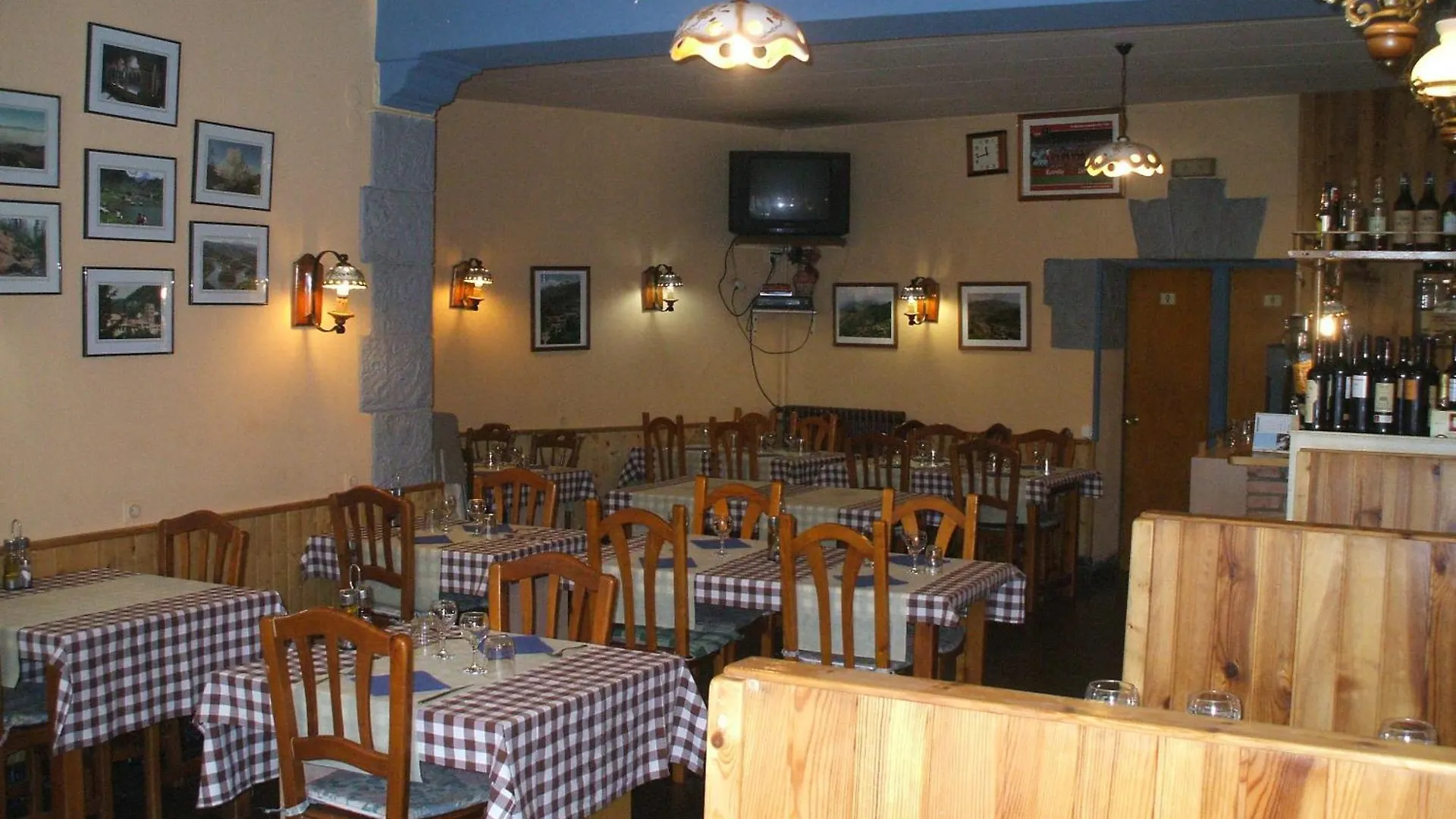 Hostal Porta De Nuria ريب دي فريزر إسبانيا