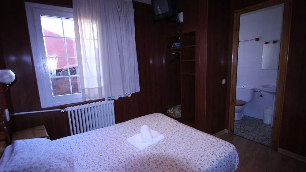 Hostal Porta De Nuria ريب دي فريزر