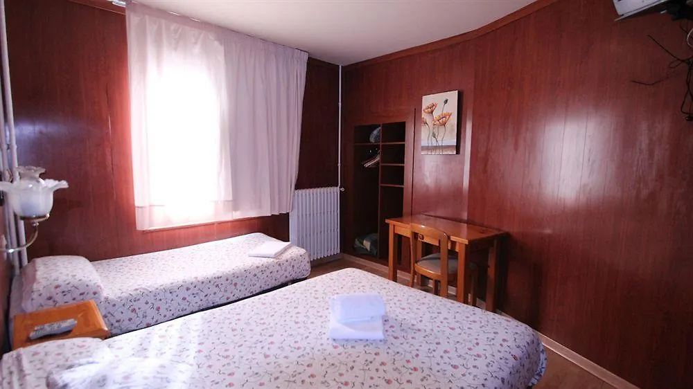 Hostal Porta De Nuria ريب دي فريزر