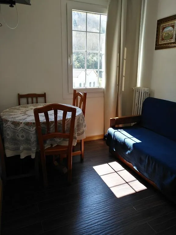 Hostal Porta De Nuria ريب دي فريزر بيت ضيافة