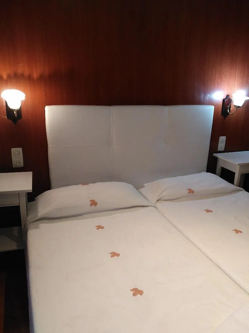 Hostal Porta De Nuria ريب دي فريزر